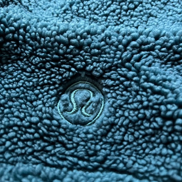 Lululemon Scuba Oversized Cropped Fleece Funnel Neck - Picture 4 of 6